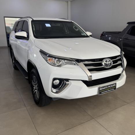 TOYOTA Hilux SW4 2.7 16V 4P FLEX SR 7 LUGARES AUTOMTICO, Foto 2