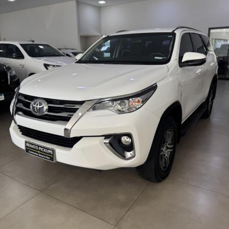 TOYOTA Hilux SW4 2.7 16V 4P FLEX SR 7 LUGARES AUTOMTICO, Foto 3