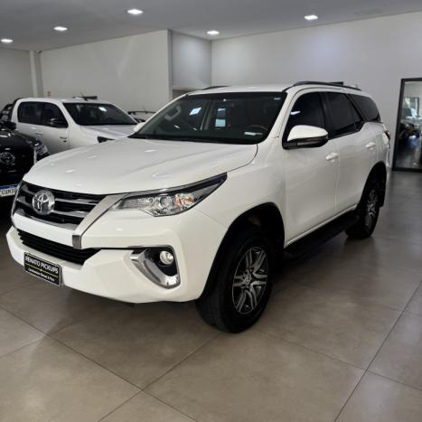 TOYOTA Hilux SW4 2.7 16V 4P FLEX SR 7 LUGARES AUTOMTICO, Foto 4