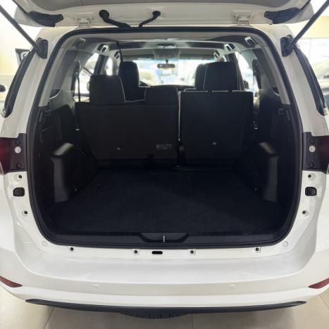 TOYOTA Hilux SW4 2.7 16V 4P FLEX SR 7 LUGARES AUTOMTICO, Foto 10