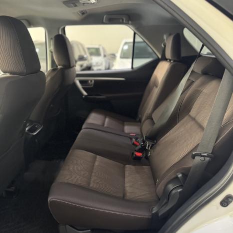 TOYOTA Hilux SW4 2.7 16V 4P FLEX SR 7 LUGARES AUTOMTICO, Foto 16