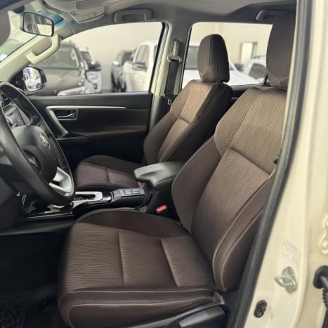 TOYOTA Hilux SW4 2.7 16V 4P FLEX SR 7 LUGARES AUTOMTICO, Foto 19