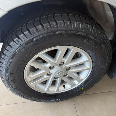 TOYOTA Hilux SW4 2.7 16V 4P SR FLEX AUTOM�TICO, Foto 9