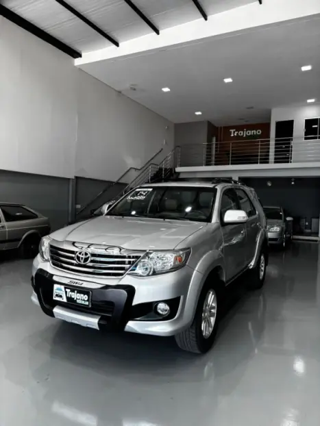 TOYOTA Hilux SW4 2.7 16V 4P SR FLEX AUTOM�TICO, Foto 1