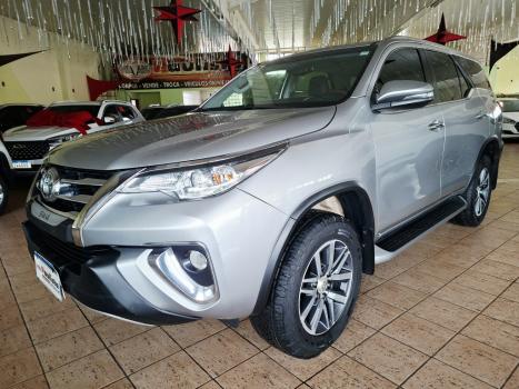 TOYOTA Hilux SW4 2.7 16V 4P FLEX SRV 7 LUGARES AUTOMÁTICO, Foto 1