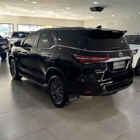 TOYOTA Hilux SW4 2.8 16V 4P SRX 4X4 7 LUGARES TURBO DIESEL AUTOMÁTICO, Foto 7 TOYOTA Hilux SW4 2.8 16V 4P SRX 4X4 7 LUGARES TURBO DIESEL AUTOMÁTICO, Foto 7