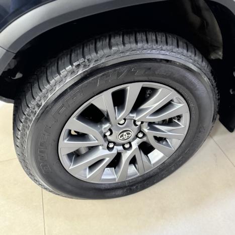 TOYOTA Hilux SW4 2.8 16V 4P SRX 4X4 7 LUGARES TURBO DIESEL AUTOMÁTICO, Foto 11 TOYOTA Hilux SW4 2.8 16V 4P SRX 4X4 7 LUGARES TURBO DIESEL AUTOMÁTICO, Foto 11