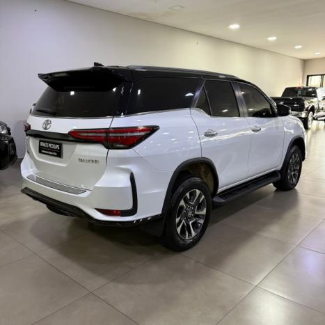 TOYOTA Hilux SW4 2.8 4P SRX 4X4 DIAMOND 7 LUGARES TURBO DIESEL AUTOM�TICO, Foto 6