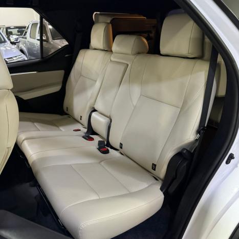 TOYOTA Hilux SW4 2.8 4P SRX 4X4 DIAMOND 7 LUGARES TURBO DIESEL AUTOM�TICO, Foto 16