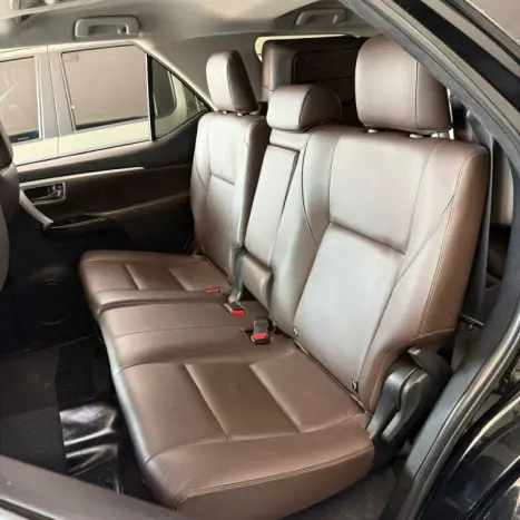 TOYOTA Hilux SW4 2.8 16V 4P SRX 4X4 7 LUGARES TURBO DIESEL AUTOM�TICO, Foto 12