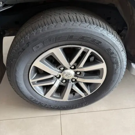 TOYOTA Hilux SW4 2.8 16V 4P SRX 4X4 7 LUGARES TURBO DIESEL AUTOM�TICO, Foto 18