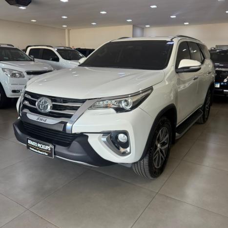 TOYOTA Hilux SW4 2.8 16V 4P SRX 4X4 7 LUGARES TURBO DIESEL AUTOM�TICO, Foto 3