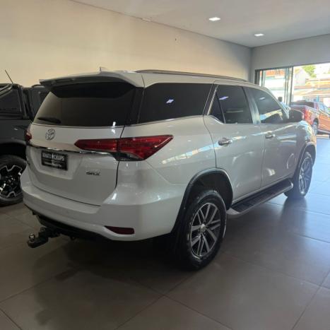 TOYOTA Hilux SW4 2.8 16V 4P SRX 4X4 7 LUGARES TURBO DIESEL AUTOM�TICO, Foto 6