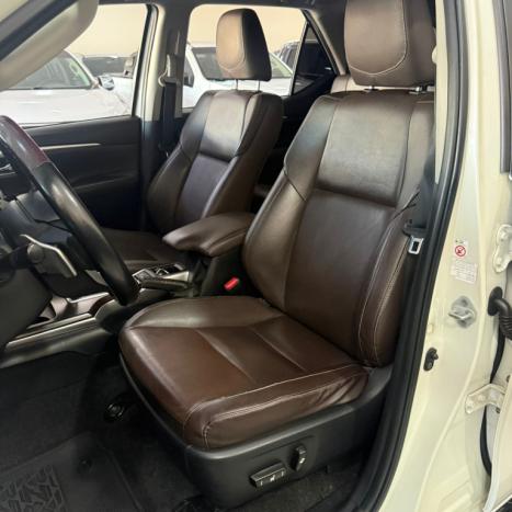 TOYOTA Hilux SW4 2.8 16V 4P SRX 4X4 7 LUGARES TURBO DIESEL AUTOM�TICO, Foto 10