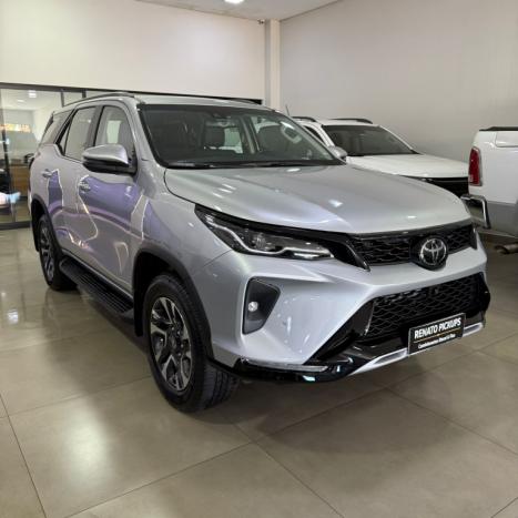 TOYOTA Hilux SW4 2.8 16V 4P SRX PLATINUM 4X4 7 LUGARES TURBO DIESEL AUTOM�TICO, Foto 1