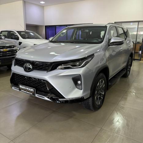TOYOTA Hilux SW4 2.8 16V 4P SRX PLATINUM 4X4 7 LUGARES TURBO DIESEL AUTOM�TICO, Foto 3