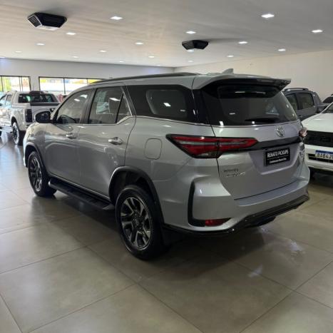 TOYOTA Hilux SW4 2.8 16V 4P SRX PLATINUM 4X4 7 LUGARES TURBO DIESEL AUTOM�TICO, Foto 4