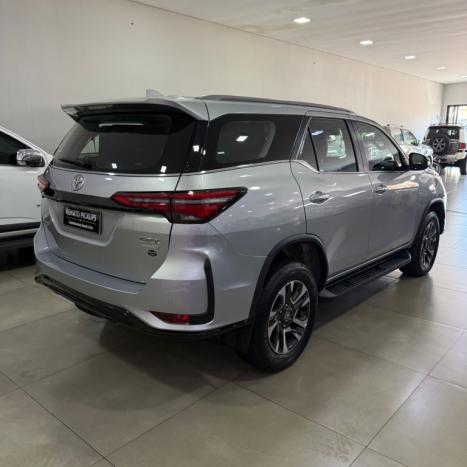TOYOTA Hilux SW4 2.8 16V 4P SRX PLATINUM 4X4 7 LUGARES TURBO DIESEL AUTOM�TICO, Foto 6