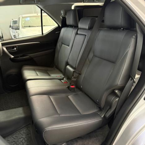TOYOTA Hilux SW4 2.8 16V 4P SRX PLATINUM 4X4 7 LUGARES TURBO DIESEL AUTOM�TICO, Foto 11