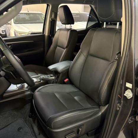 TOYOTA Hilux SW4 2.8 16V 4P SRX 4X4 7 LUGARES TURBO DIESEL AUTOM�TICO, Foto 10