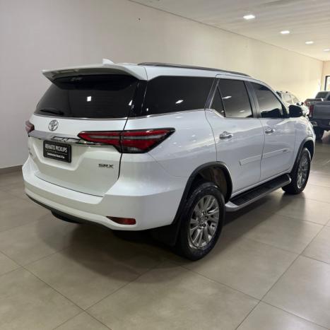 TOYOTA Hilux SW4 2.8 16V 4P SRX 4X4 7 LUGARES TURBO DIESEL AUTOMÁTICO, Foto 6