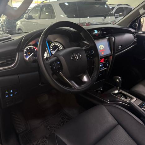 TOYOTA Hilux SW4 2.8 16V 4P SRX 4X4 7 LUGARES TURBO DIESEL AUTOMÁTICO, Foto 9