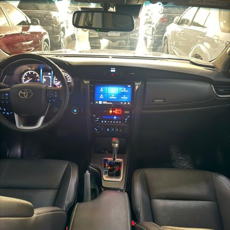 TOYOTA Hilux SW4 2.8 16V 4P SRX 4X4 7 LUGARES TURBO DIESEL AUTOMÁTICO, Foto 12