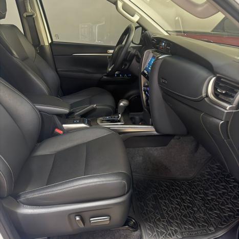 TOYOTA Hilux SW4 2.8 16V 4P SRX 4X4 7 LUGARES TURBO DIESEL AUTOMÁTICO, Foto 13