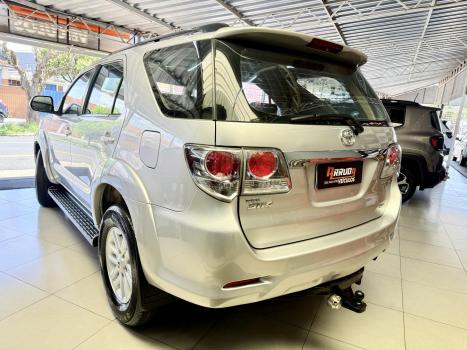 TOYOTA Hilux SW4 3.0 16V 4P SRV 4X4 TURBO DIESEL AUTOM�TICO, Foto 6