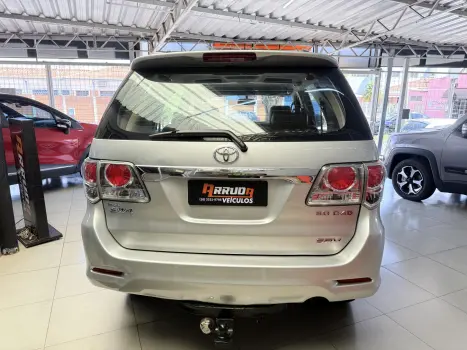 TOYOTA Hilux SW4 3.0 16V 4P SRV 4X4 TURBO DIESEL AUTOM�TICO, Foto 3