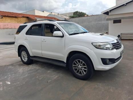 TOYOTA Hilux SW4 3.0 16V 4P SRV 4X4 7 LUGARES TURBO DIESEL AUTOM�TICO, Foto 1