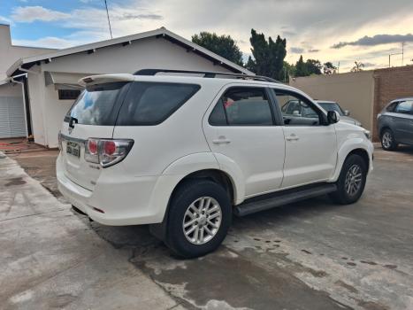 TOYOTA Hilux SW4 3.0 16V 4P SRV 4X4 7 LUGARES TURBO DIESEL AUTOM�TICO, Foto 2