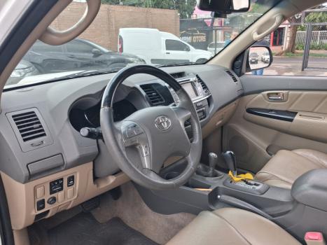 TOYOTA Hilux SW4 3.0 16V 4P SRV 4X4 7 LUGARES TURBO DIESEL AUTOM�TICO, Foto 3