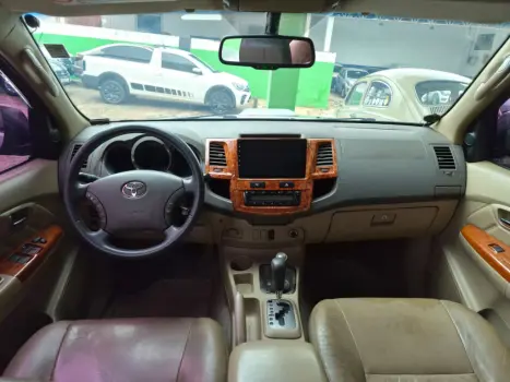 TOYOTA Hilux SW4 3.0 16V 4P SRV 4X4 7 LUGARES TURBO DIESEL AUTOM�TICO, Foto 7