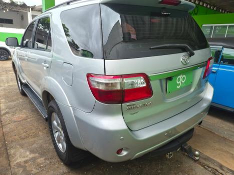 TOYOTA Hilux SW4 3.0 16V 4P SRV 4X4 7 LUGARES TURBO DIESEL AUTOM�TICO, Foto 3