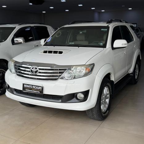 TOYOTA Hilux SW4 3.0 16V 4P SRV 4X4 7 LUGARES TURBO DIESEL AUTOM�TICO, Foto 2