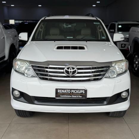 TOYOTA Hilux SW4 3.0 16V 4P SRV 4X4 7 LUGARES TURBO DIESEL AUTOM�TICO, Foto 3