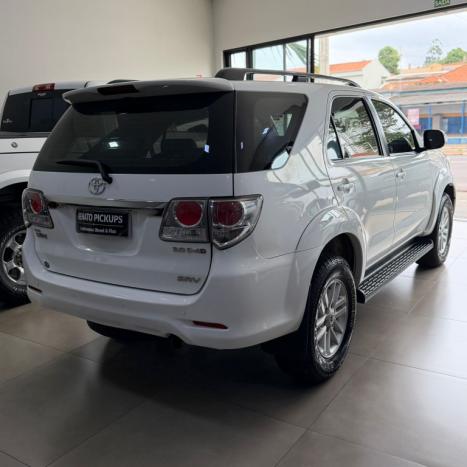 TOYOTA Hilux SW4 3.0 16V 4P SRV 4X4 7 LUGARES TURBO DIESEL AUTOM�TICO, Foto 4
