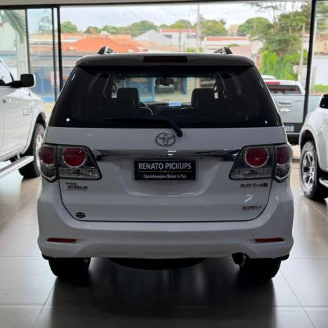 TOYOTA Hilux SW4 3.0 16V 4P SRV 4X4 7 LUGARES TURBO DIESEL AUTOM�TICO, Foto 6