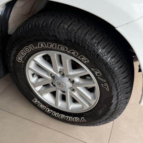 TOYOTA Hilux SW4 3.0 16V 4P SRV 4X4 7 LUGARES TURBO DIESEL AUTOM�TICO, Foto 7