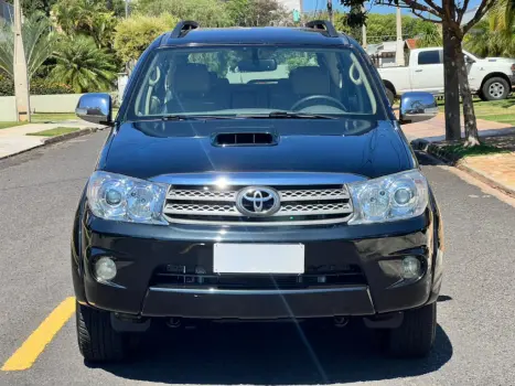 TOYOTA Hilux SW4 3.0 16V 4P SR 4X4 TURBO DIESEL AUTOM�TICO, Foto 2