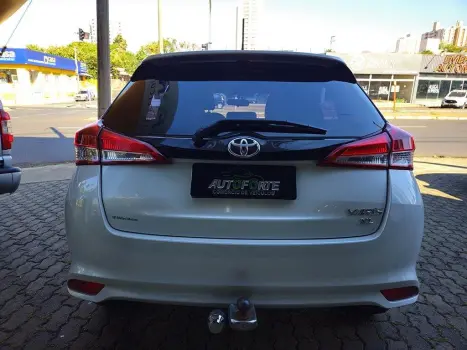 TOYOTA Yaris Hatch 1.5 16V 4P FLEX XL PLUS CONNECT MULTIDRIVE AUTOMTICO CVT, Foto 4