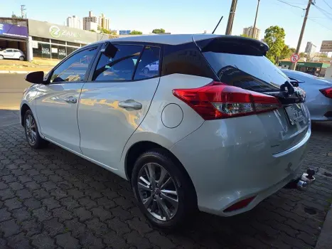 TOYOTA Yaris Hatch 1.5 16V 4P FLEX XL PLUS CONNECT MULTIDRIVE AUTOMTICO CVT, Foto 6