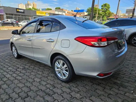 TOYOTA Yaris Hatch 1.5 16V 4P FLEX XL MULTIDRIVE AUTOM�TICO CVT, Foto 5