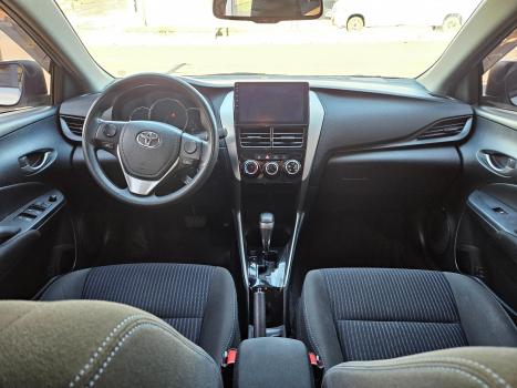 TOYOTA Yaris Hatch 1.5 16V 4P FLEX XL MULTIDRIVE AUTOM�TICO CVT, Foto 8