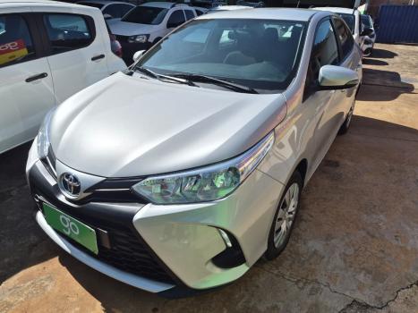 TOYOTA Yaris Hatch 1.5 16V 4P FLEX S MULTDRIVE AUTOM�TICO, Foto 3