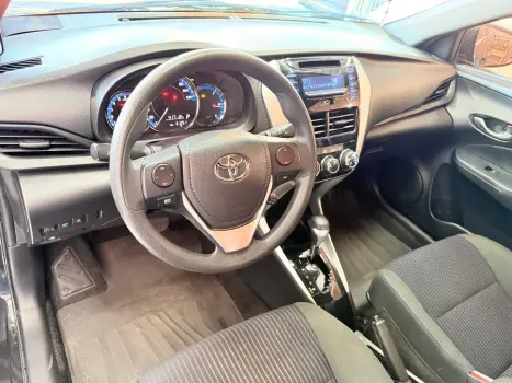 TOYOTA Yaris Hatch 1.3 16V 4P FLEX XL MULTIDRIVE AUTOM�TICO CVT, Foto 6