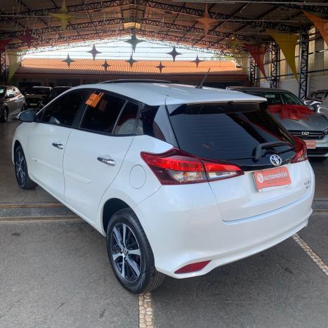 TOYOTA Yaris Hatch 1.5 16V 4P FLEX XLS MULTIDRIVE AUTOM�TICO CVT, Foto 4