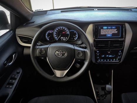 TOYOTA Yaris Sedan 1.5 16V 4P FLEX PLUS MULTIDRIVE AUTOMTICO CVT, Foto 10