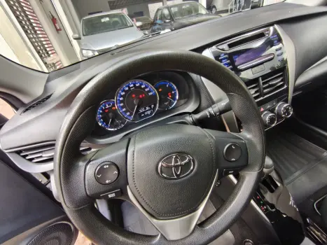 TOYOTA Yaris Sedan 1.5 16V 4P FLEX PLUS MULTIDRIVE AUTOM�TICO CVT, Foto 2